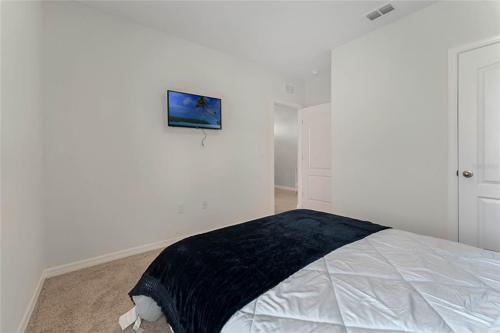 For Rent: $2,000 (4 beds, 2 baths, 1851 Square Feet)