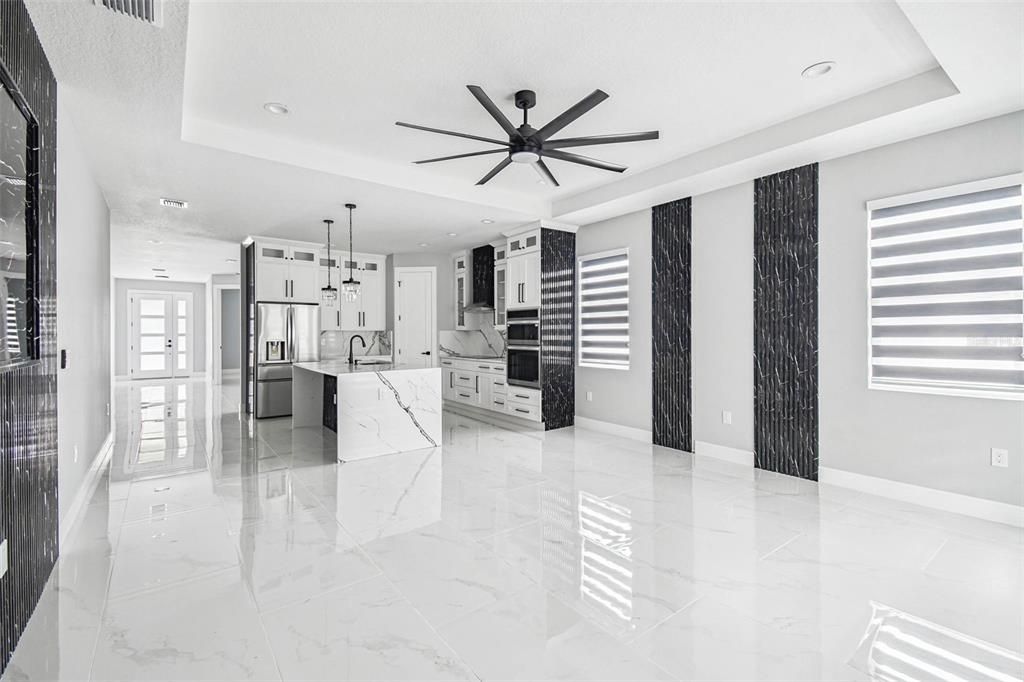 Activo con contrato: $555,000 (4 camas, 2 baños, 2227 Pies cuadrados)