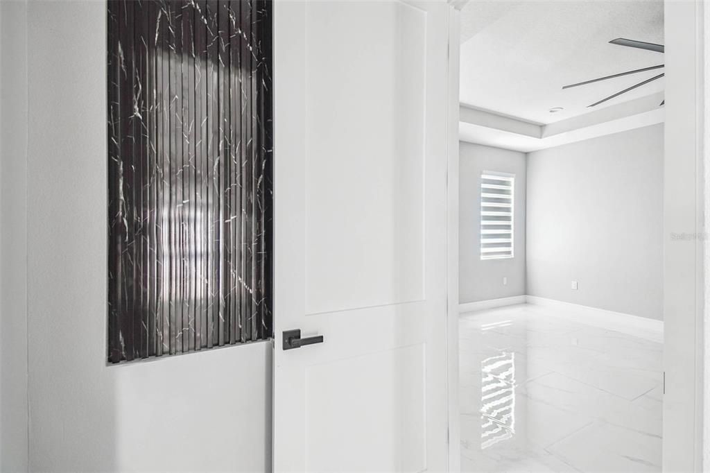 Activo con contrato: $555,000 (4 camas, 2 baños, 2227 Pies cuadrados)