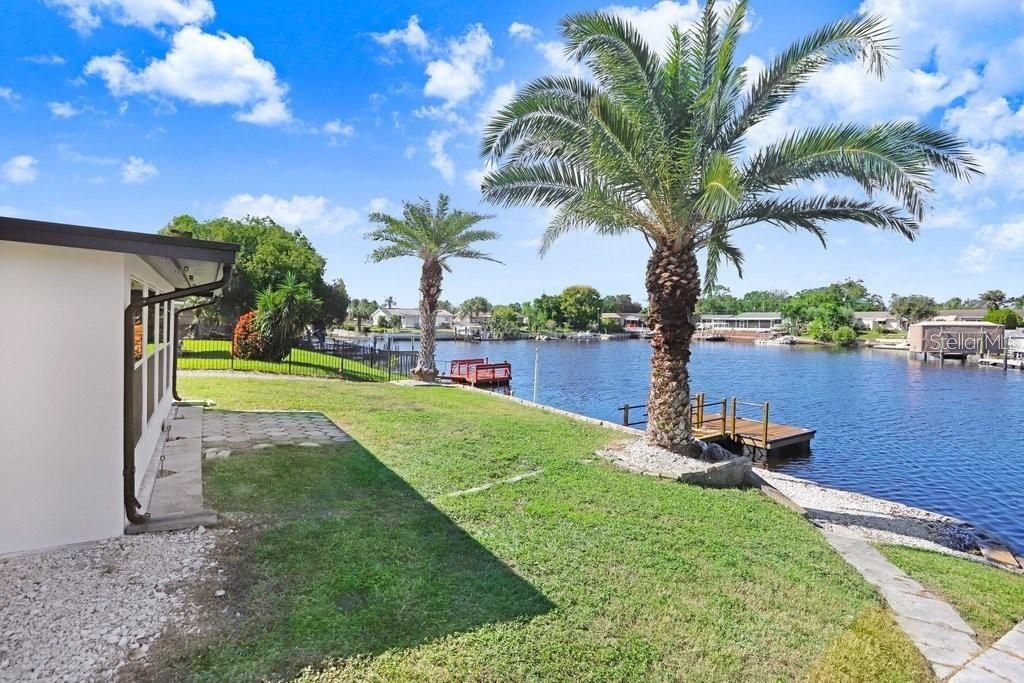 Active With Contract: $325,000 (2 beds, 1 baths, 1225 Square Feet)