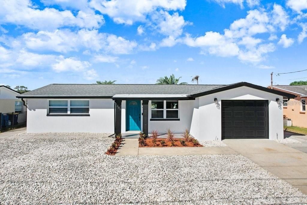 Active With Contract: $325,000 (2 beds, 1 baths, 1225 Square Feet)