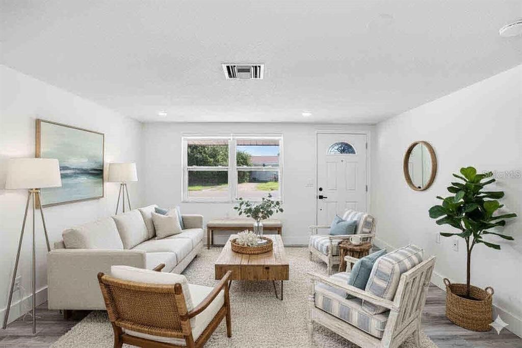 Active With Contract: $325,000 (2 beds, 1 baths, 1225 Square Feet)