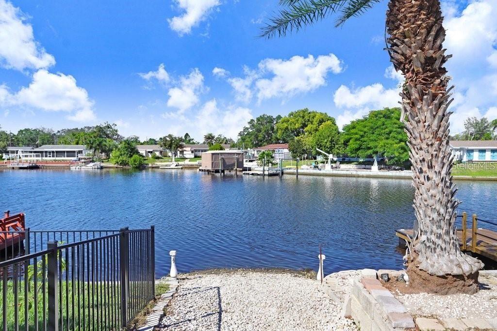 Active With Contract: $325,000 (2 beds, 1 baths, 1225 Square Feet)