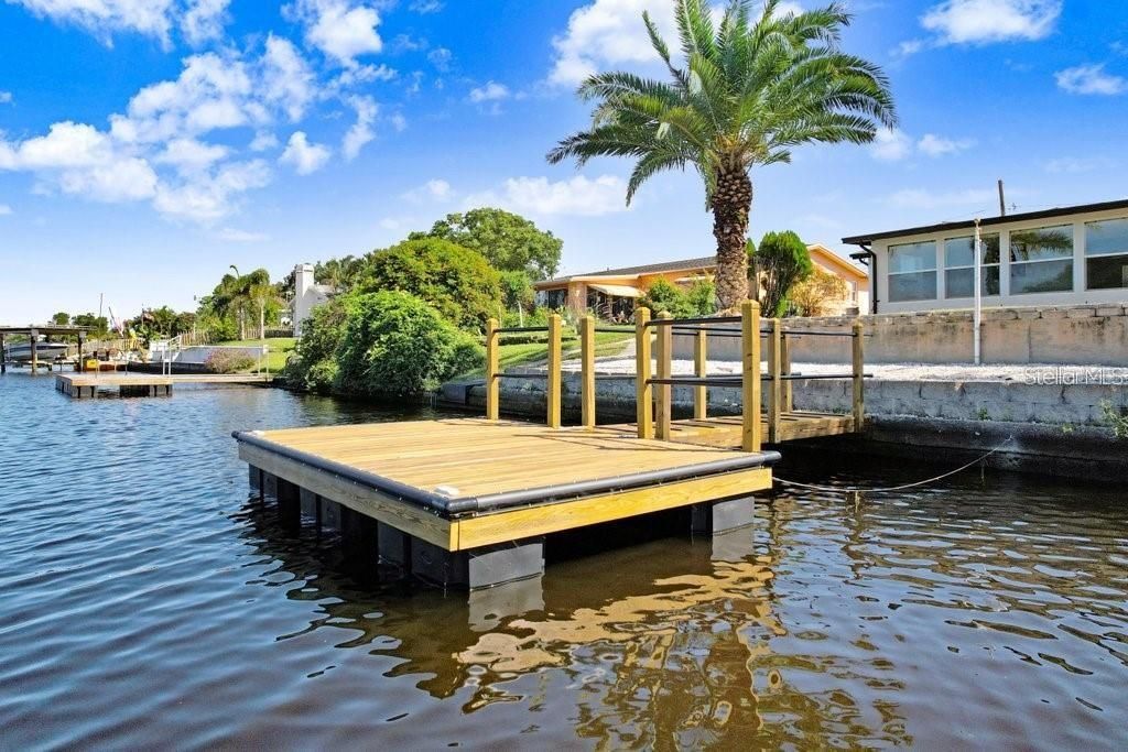 Active With Contract: $325,000 (2 beds, 1 baths, 1225 Square Feet)