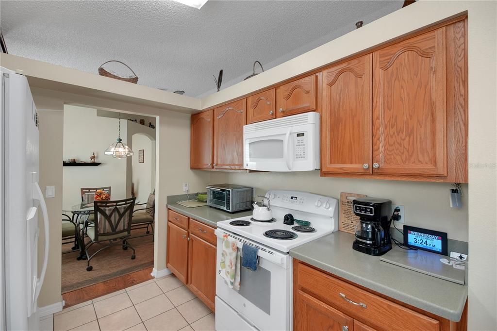 Active With Contract: $239,900 (3 beds, 2 baths, 1595 Square Feet)