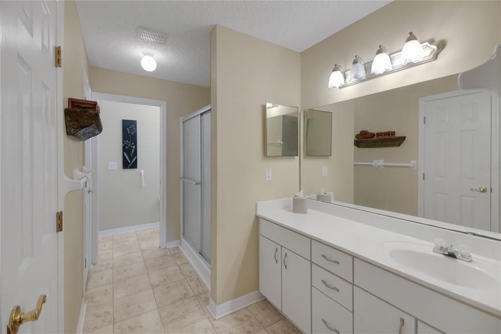 Active With Contract: $239,900 (3 beds, 2 baths, 1595 Square Feet)