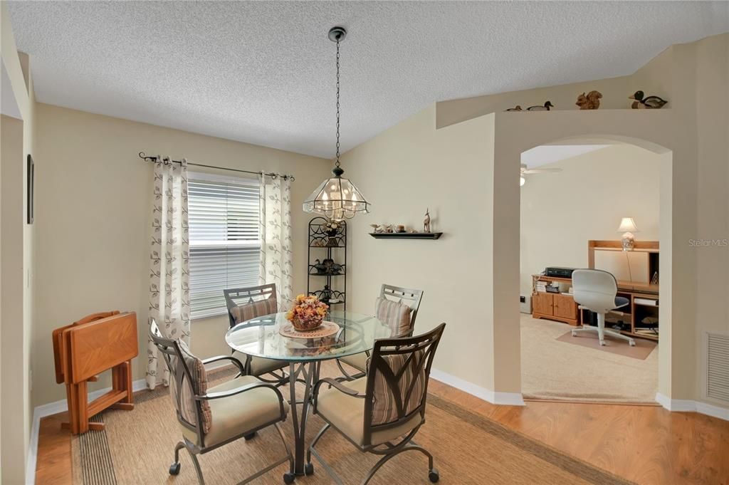 Active With Contract: $239,900 (3 beds, 2 baths, 1595 Square Feet)