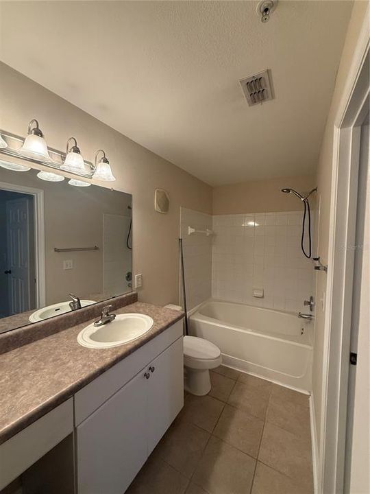 For Sale: $200,000 (2 beds, 2 baths, 1171 Square Feet)