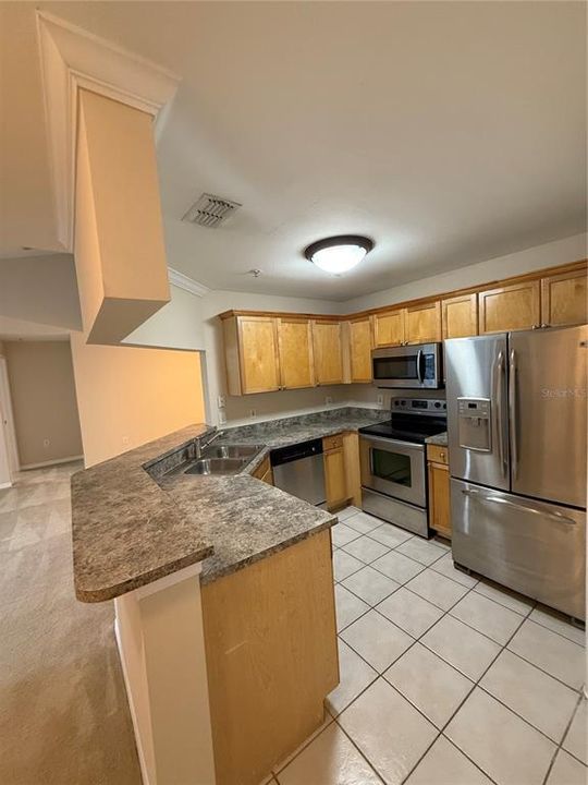 For Sale: $200,000 (2 beds, 2 baths, 1171 Square Feet)