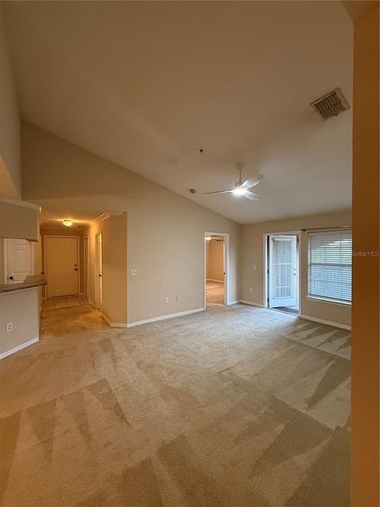 For Sale: $200,000 (2 beds, 2 baths, 1171 Square Feet)