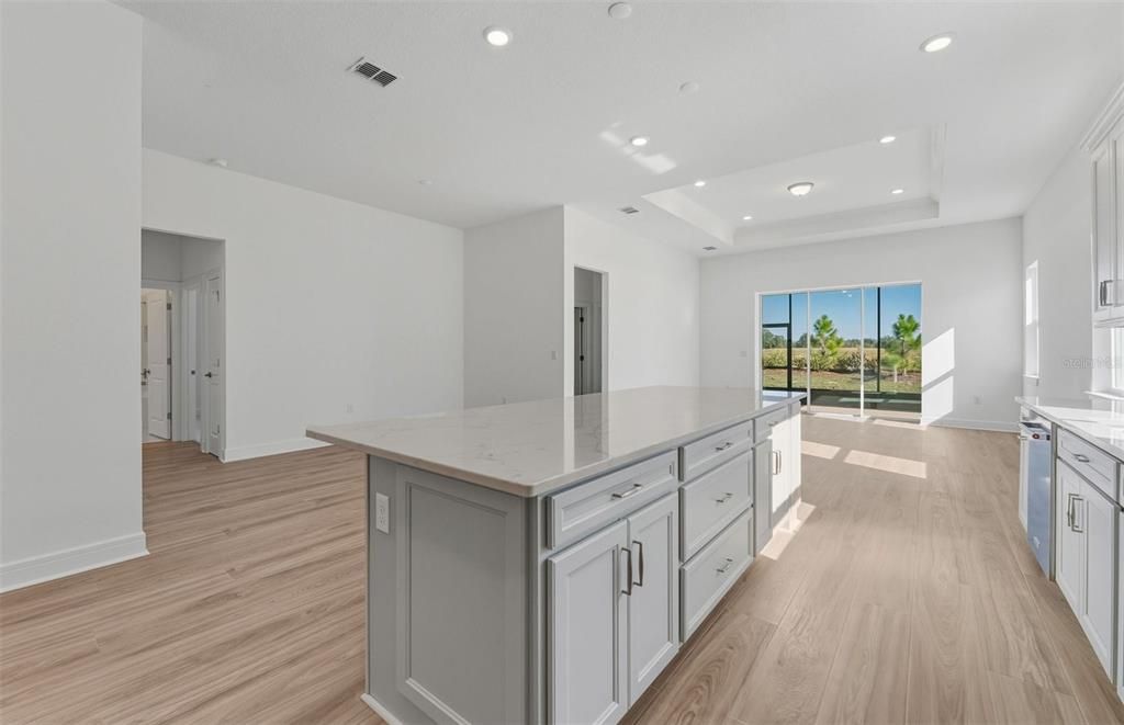 For Sale: $437,390 (2 beds, 2 baths, 1948 Square Feet)