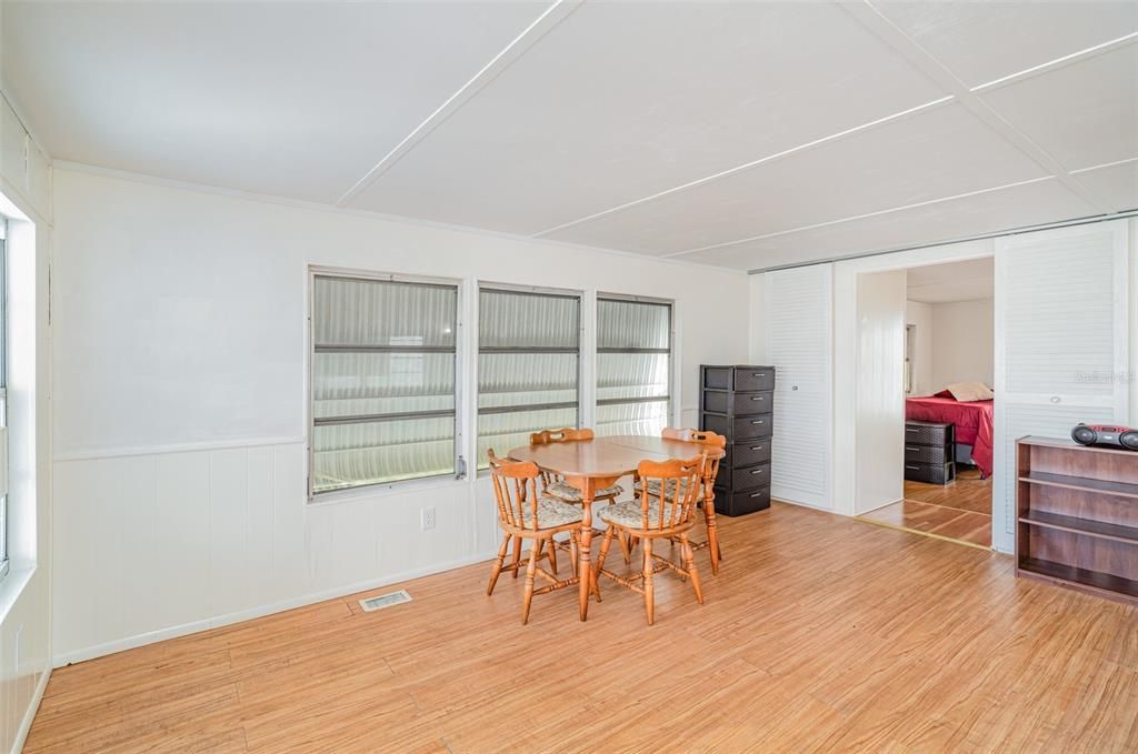 На продажу: $59,990 (1 спален, 1 ванн, 410 Квадратных фут)