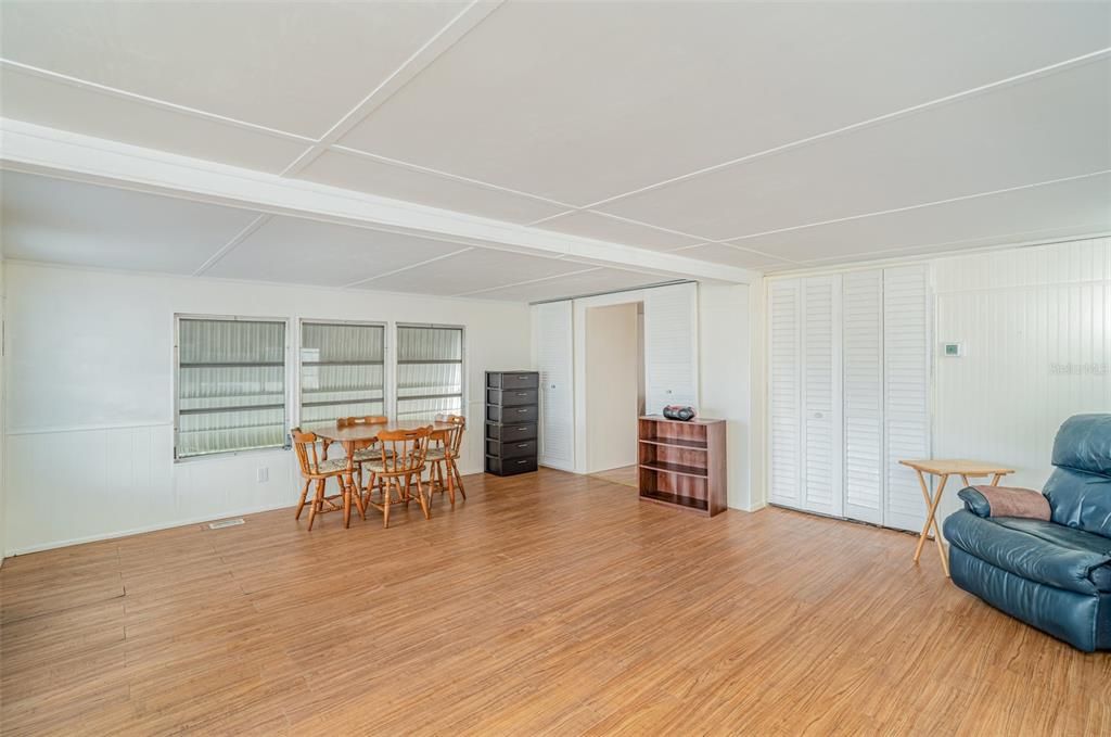 На продажу: $59,990 (1 спален, 1 ванн, 410 Квадратных фут)