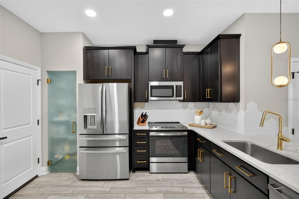 待售: $419,999 (2 贝兹, 2 浴室, 1571 平方英尺)