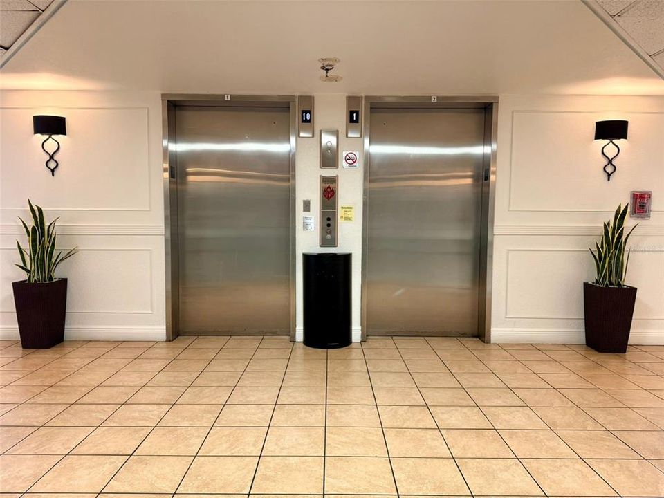 待售: $258,000 (2 贝兹, 2 浴室, 578 平方英尺)