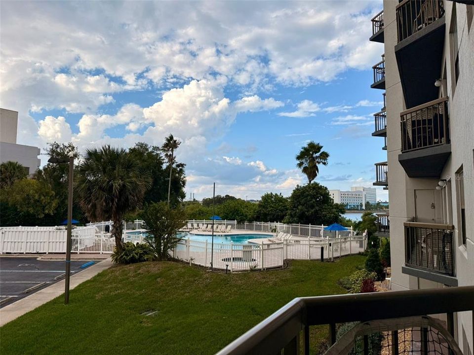 待售: $258,000 (2 贝兹, 2 浴室, 578 平方英尺)