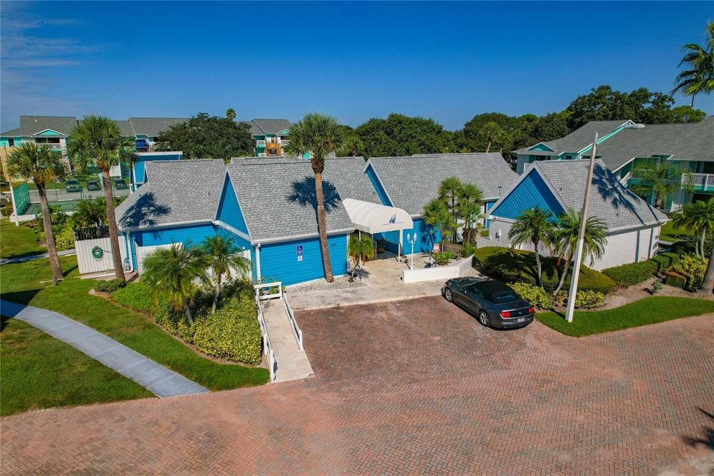 En Venta: $175,000 (2 camas, 2 baños, 898 Pies cuadrados)