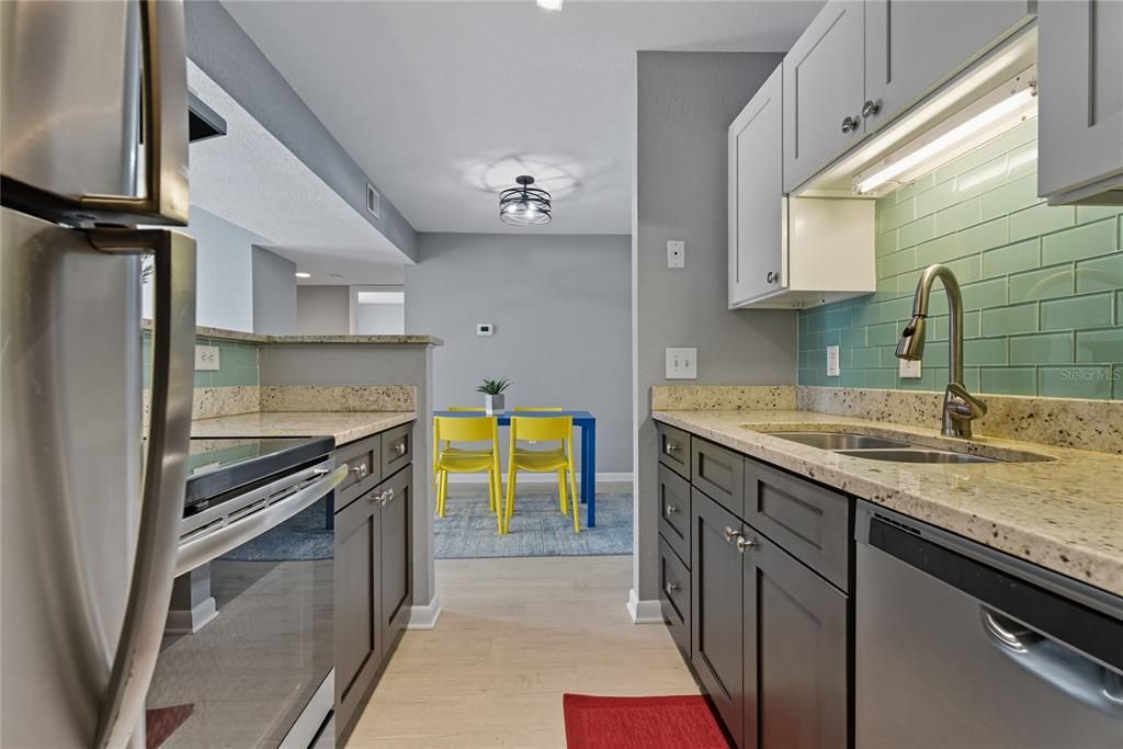 En Venta: $175,000 (2 camas, 2 baños, 898 Pies cuadrados)