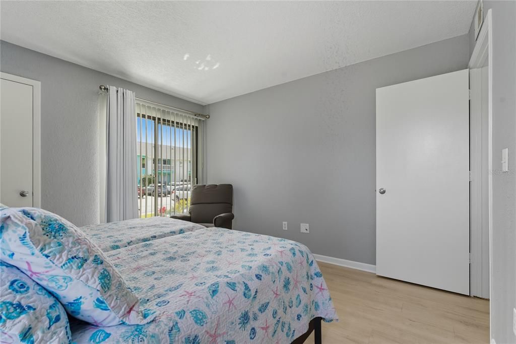 En Venta: $175,000 (2 camas, 2 baños, 898 Pies cuadrados)