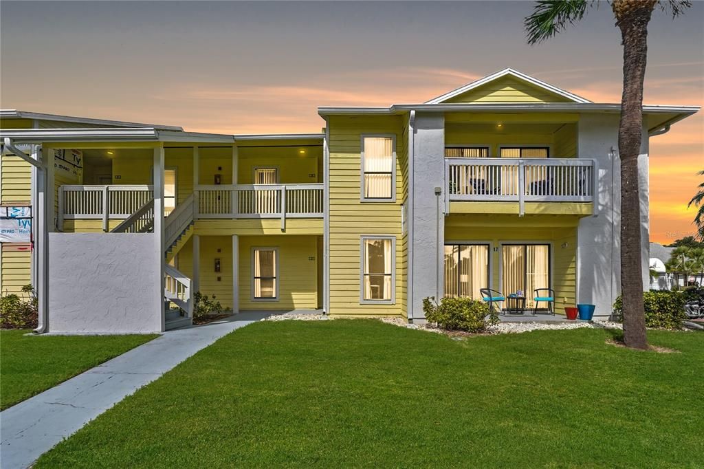 En Venta: $175,000 (2 camas, 2 baños, 898 Pies cuadrados)