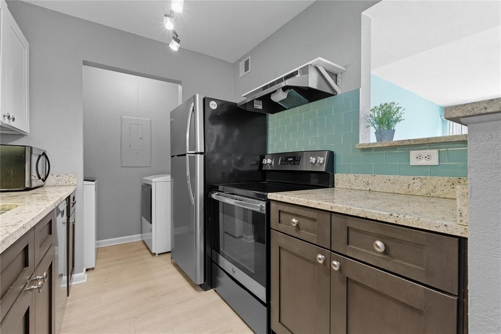 En Venta: $175,000 (2 camas, 2 baños, 898 Pies cuadrados)