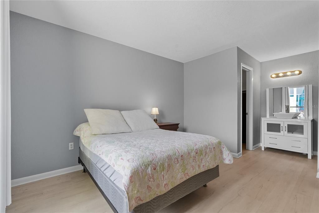 En Venta: $175,000 (2 camas, 2 baños, 898 Pies cuadrados)