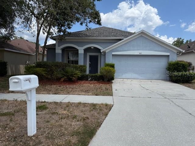 Recently Sold: $323,000 (3 beds, 2 baths, 1610 Square Feet)