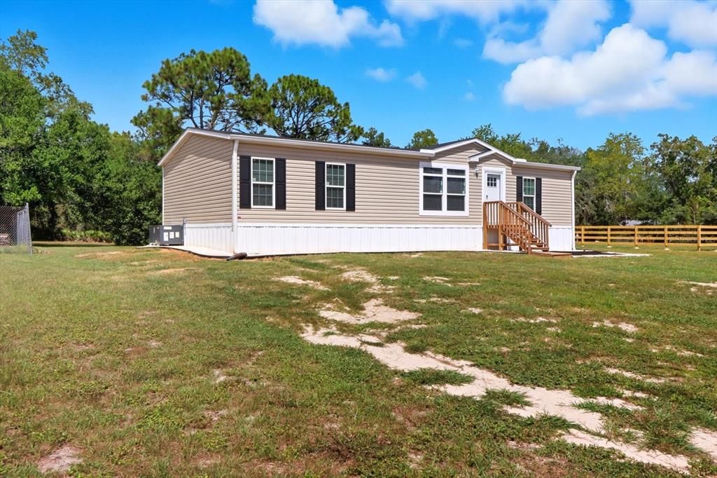 На продажу: $239,900 (3 спален, 2 ванн, 1352 Квадратных фут)