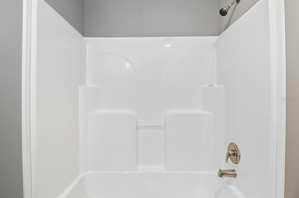 На продажу: $239,900 (3 спален, 2 ванн, 1352 Квадратных фут)