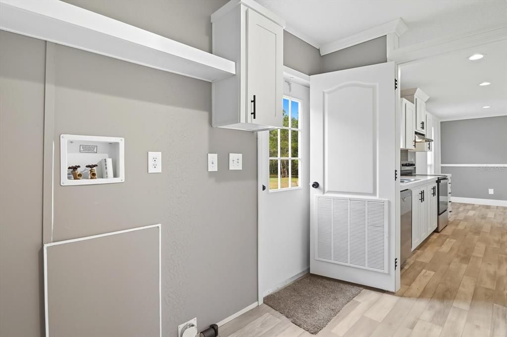 На продажу: $239,900 (3 спален, 2 ванн, 1352 Квадратных фут)