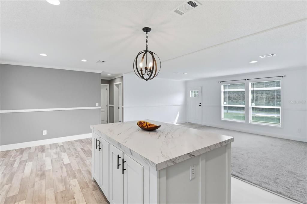 На продажу: $239,900 (3 спален, 2 ванн, 1352 Квадратных фут)