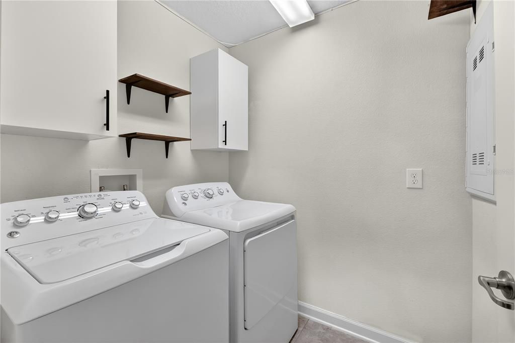 En Venta: $469,900 (3 camas, 2 baños, 2077 Pies cuadrados)