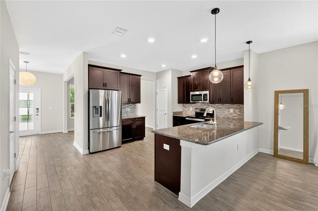 En Venta: $469,900 (3 camas, 2 baños, 2077 Pies cuadrados)