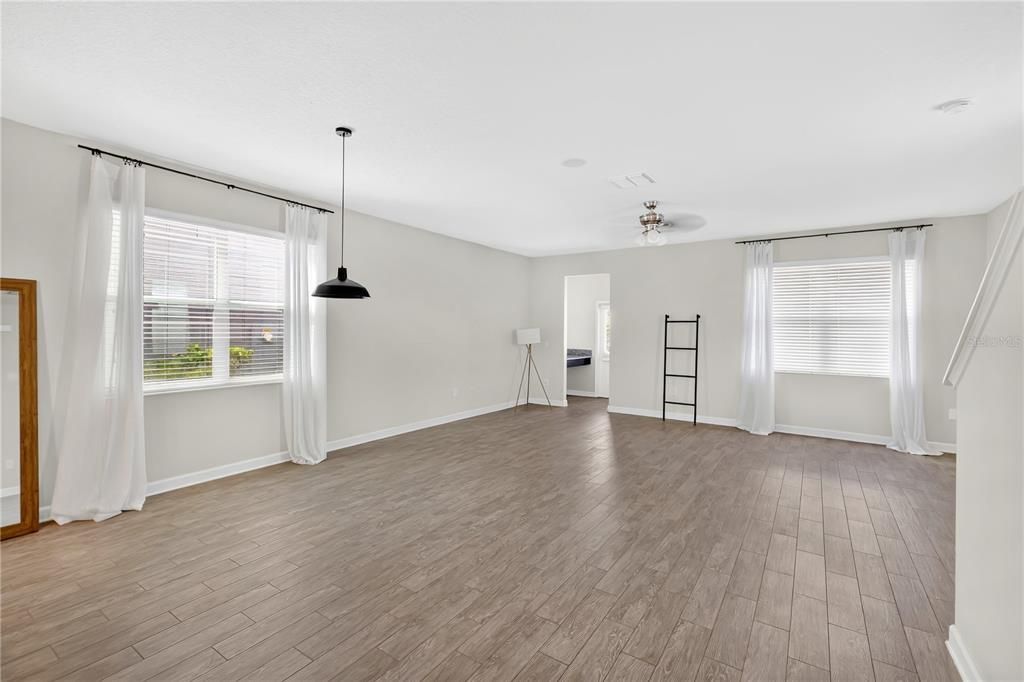 En Venta: $469,900 (3 camas, 2 baños, 2077 Pies cuadrados)