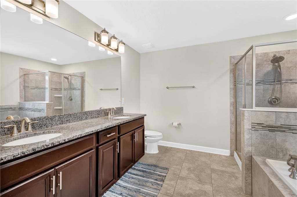 En Venta: $469,900 (3 camas, 2 baños, 2077 Pies cuadrados)