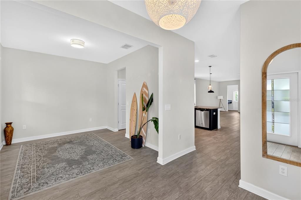 En Venta: $469,900 (3 camas, 2 baños, 2077 Pies cuadrados)