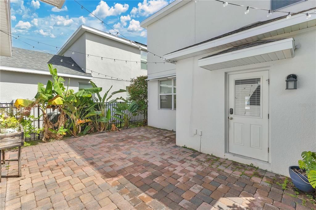 En Venta: $469,900 (3 camas, 2 baños, 2077 Pies cuadrados)