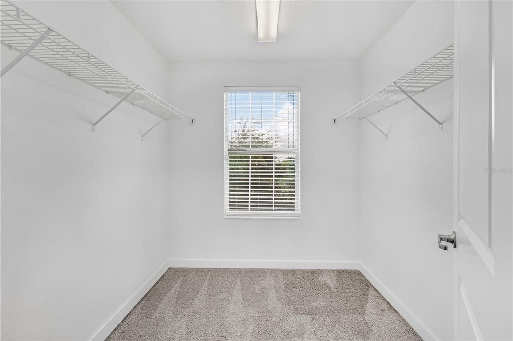 En Venta: $469,900 (3 camas, 2 baños, 2077 Pies cuadrados)