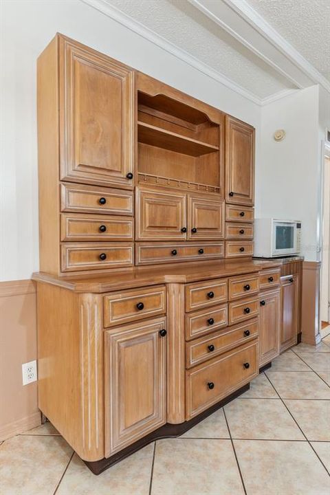 待售: $270,000 (2 贝兹, 2 浴室, 1900 平方英尺)