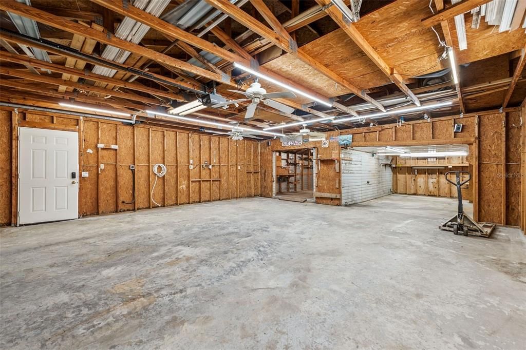 待售: $270,000 (2 贝兹, 2 浴室, 1900 平方英尺)