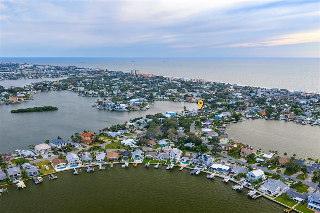 合同活跃: $1,649,900 (3 贝兹, 2 浴室, 2230 平方英尺)