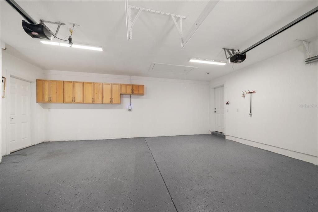 合同活跃: $1,649,900 (3 贝兹, 2 浴室, 2230 平方英尺)