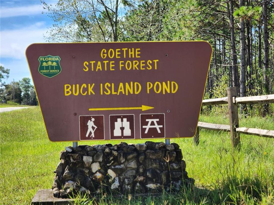 待售: $37,500 (1.02 acres)