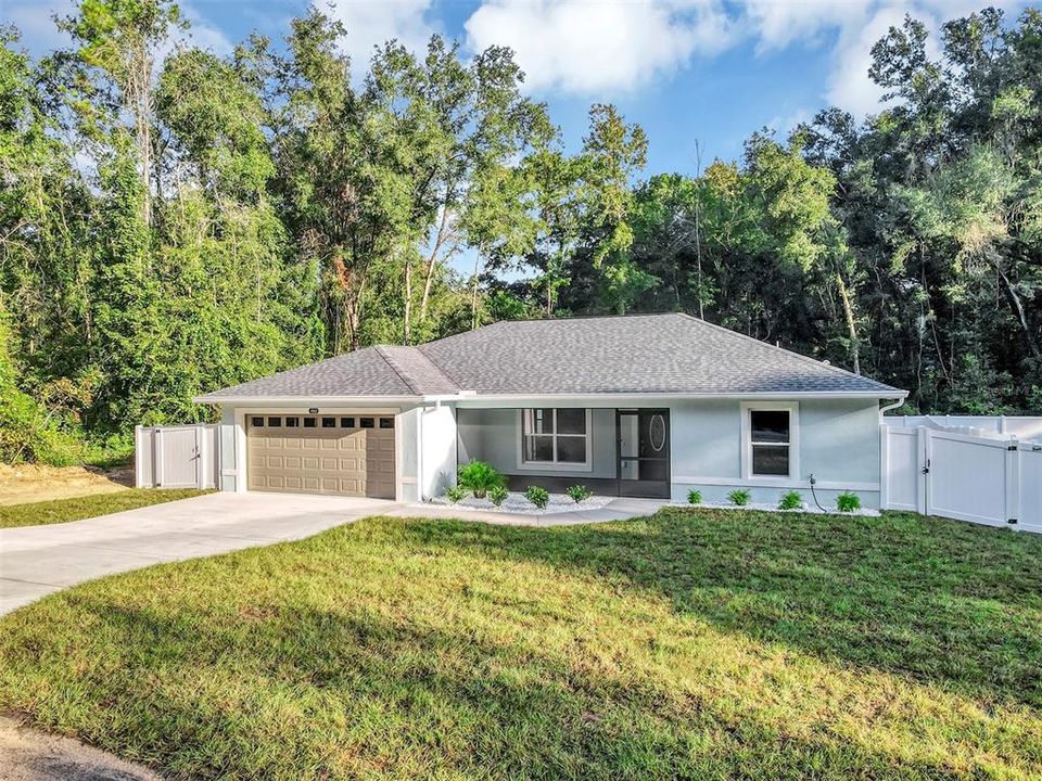 Active With Contract: $273,900 (3 beds, 2 baths, 1439 Square Feet)