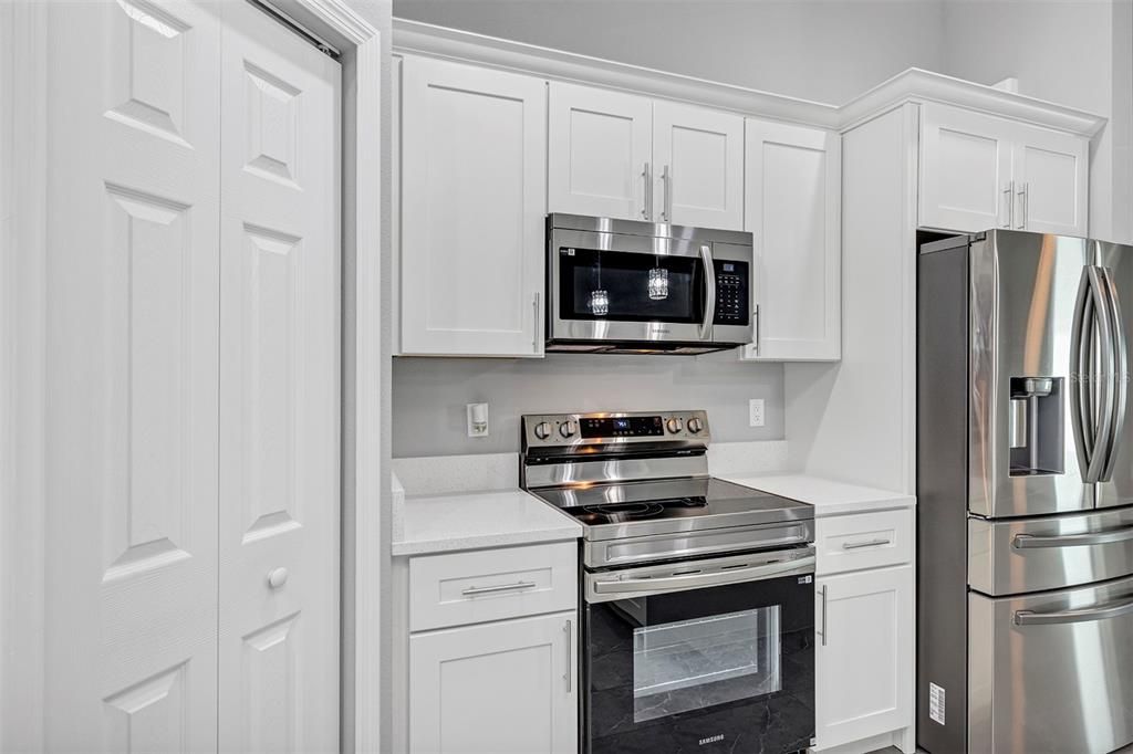 Active With Contract: $273,900 (3 beds, 2 baths, 1439 Square Feet)