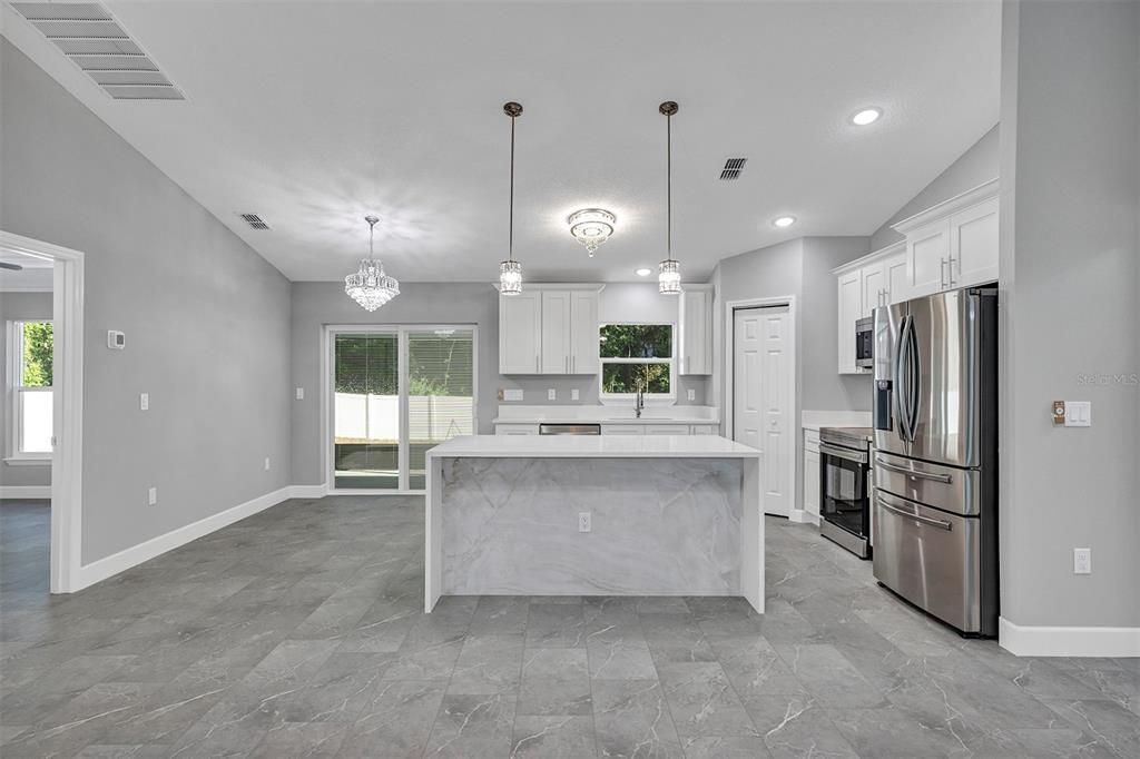 Active With Contract: $273,900 (3 beds, 2 baths, 1439 Square Feet)