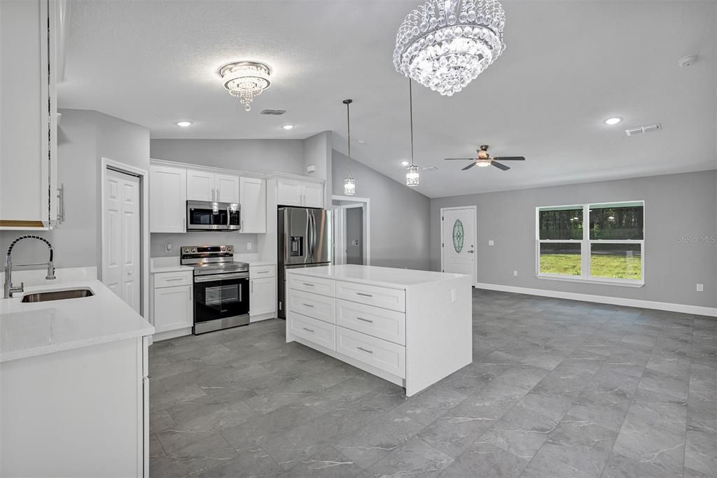 Active With Contract: $273,900 (3 beds, 2 baths, 1439 Square Feet)