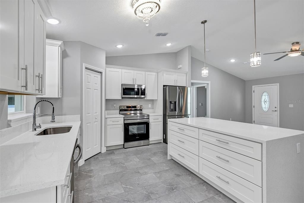 Active With Contract: $273,900 (3 beds, 2 baths, 1439 Square Feet)