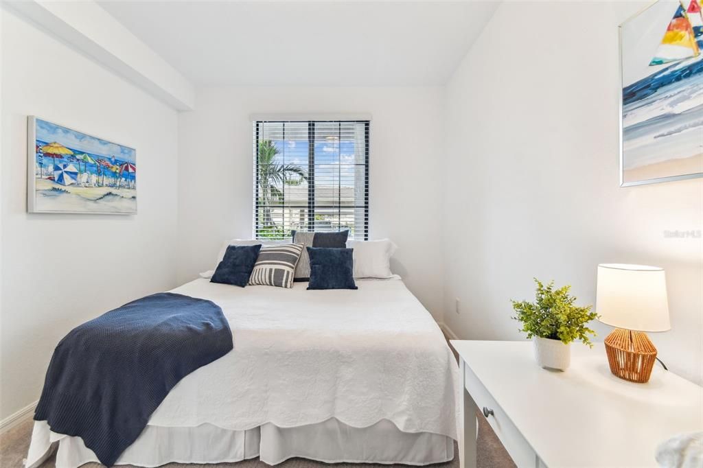 出租: $2,500 (2 贝兹, 2 浴室, 1142 平方英尺)