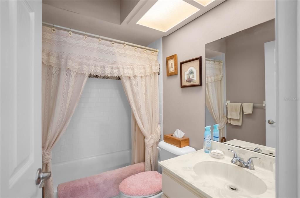 待售: $165,000 (2 贝兹, 2 浴室, 1146 平方英尺)